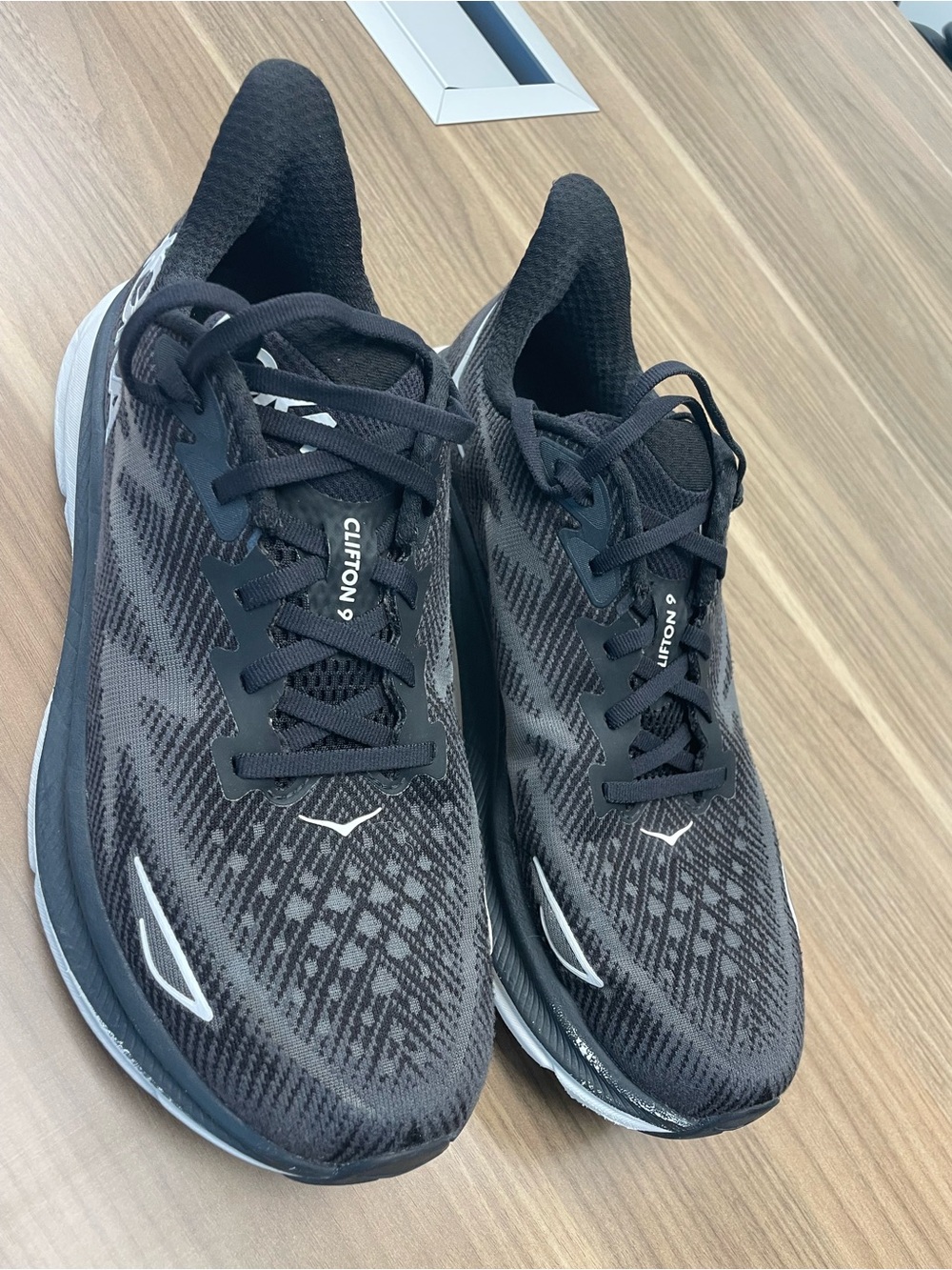 HOKA Black Clifton 9 Men's Running Shoes Size 9D